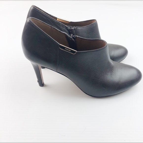Coach Brown Leather Seneca Wax Heel Booties 9.5B - Picture 2 of 8
